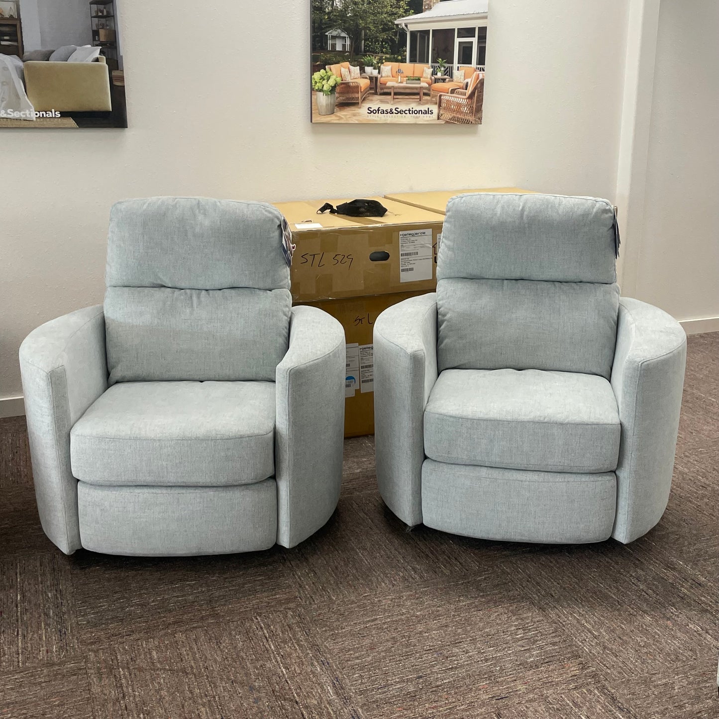 Corllini Swivel Barrel Recliner