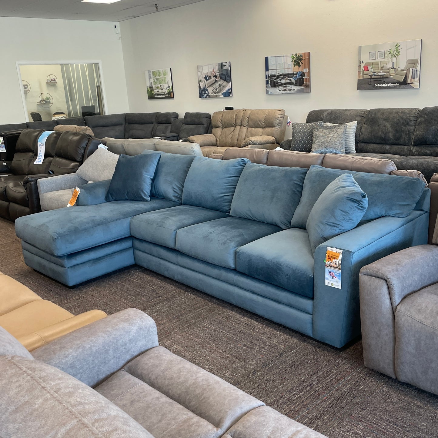 Ashburn Stationary Sectional Klaussner