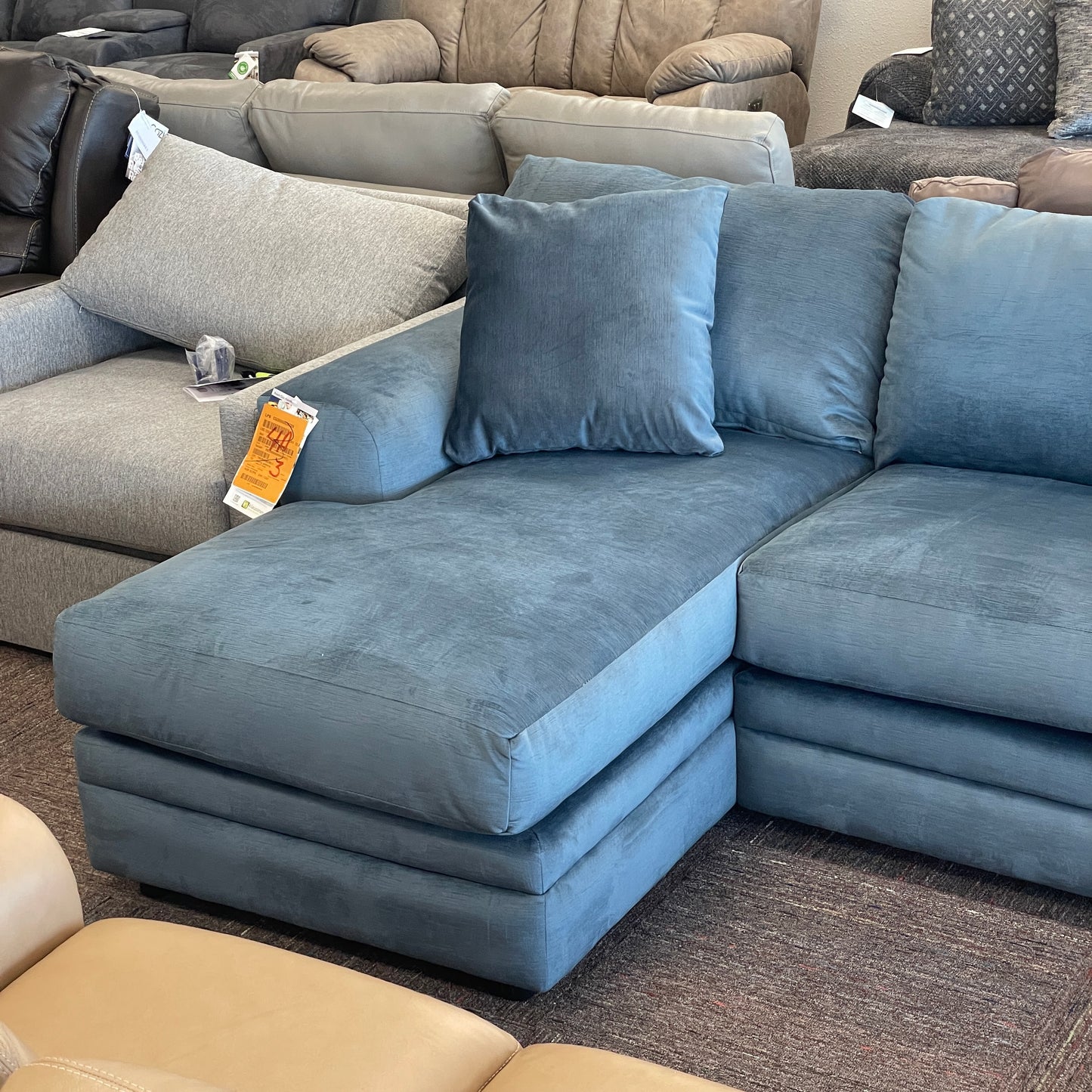 Ashburn Stationary Sectional Klaussner