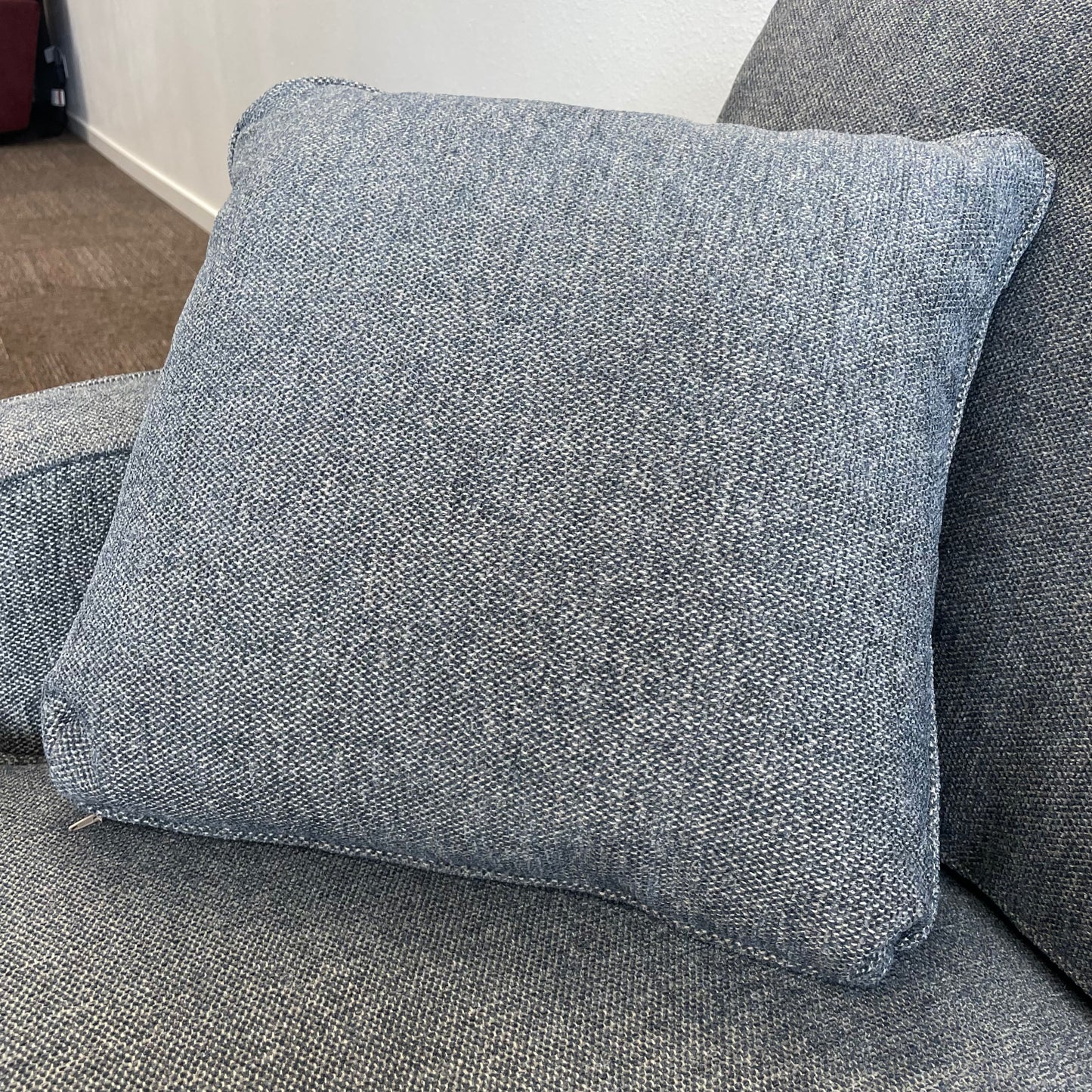 Loomis 3pc Sectional w/ Queen Sleeper