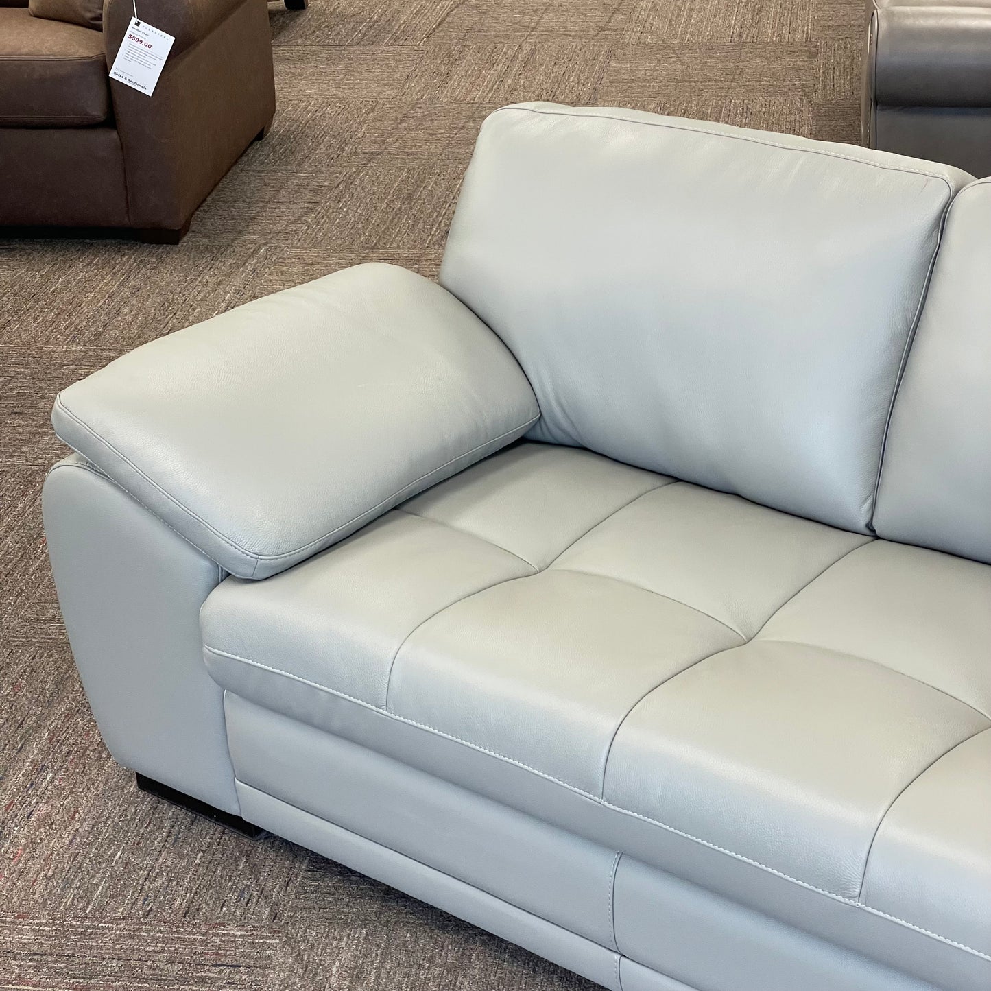 Henry 6pc Leather Sectional w/Bonus Features