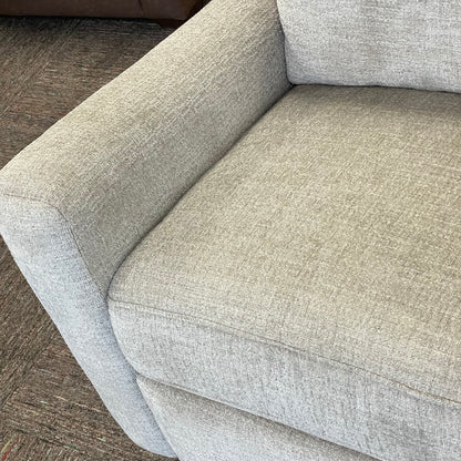 Henry 6pc Leather Sectional w/Bonus Features