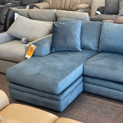 Ashburn Stationary Sectional Klaussner