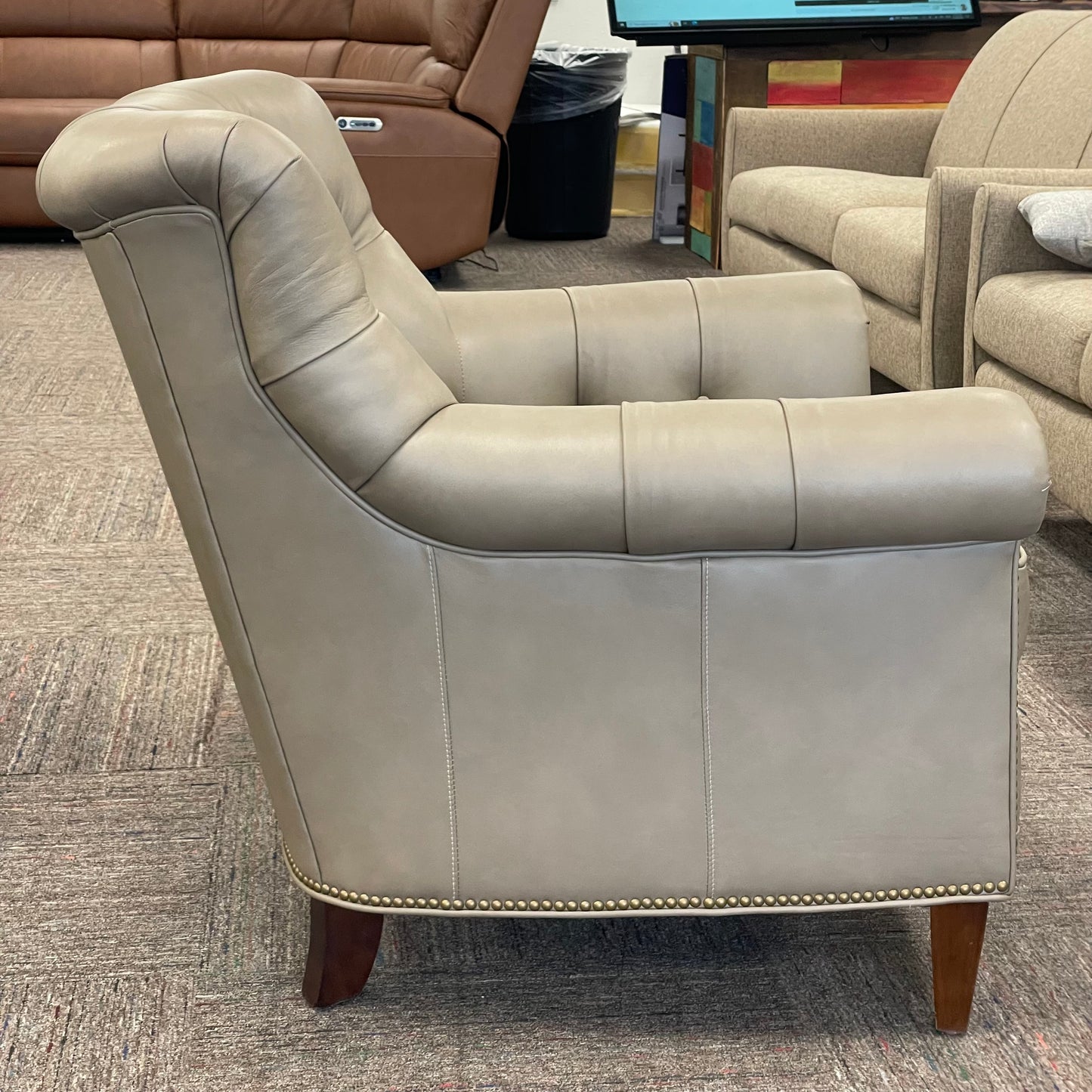 Henry 6pc Leather Sectional w/Bonus Features