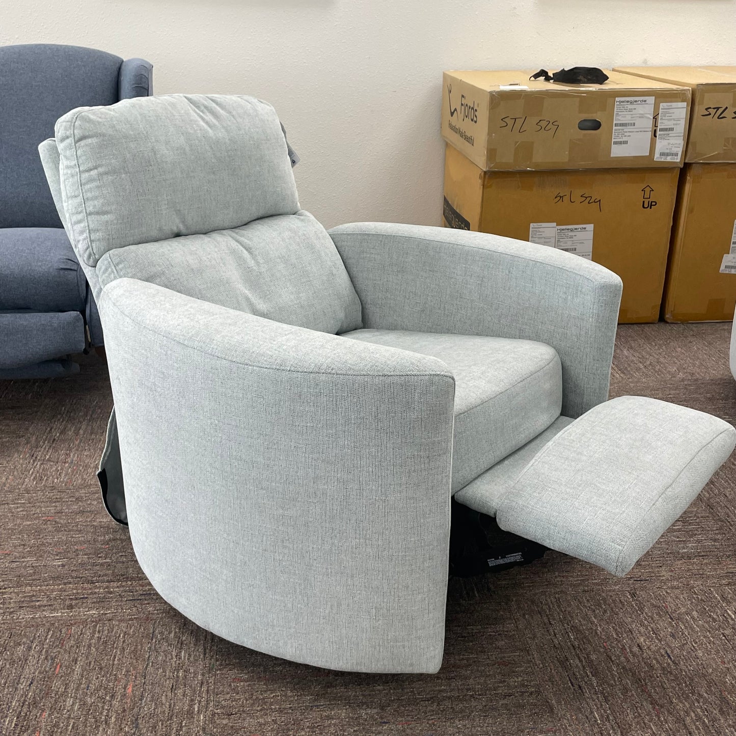 Corllini Swivel Barrel Recliner
